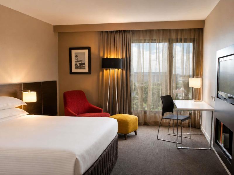 Novotel Sydney International Airport image