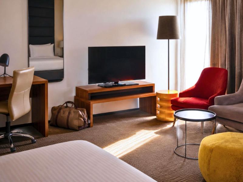 Novotel Sydney International Airport image