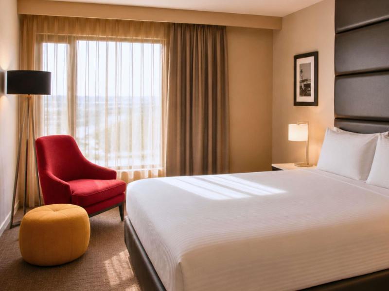 Novotel Sydney International Airport image
