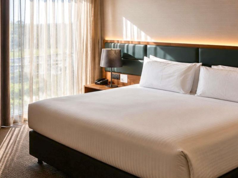 Novotel Sydney International Airport image