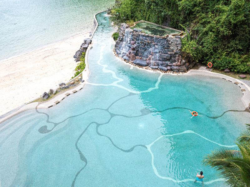 Vela Cat Ba Beach Resort, Flamingo Sea and Sand