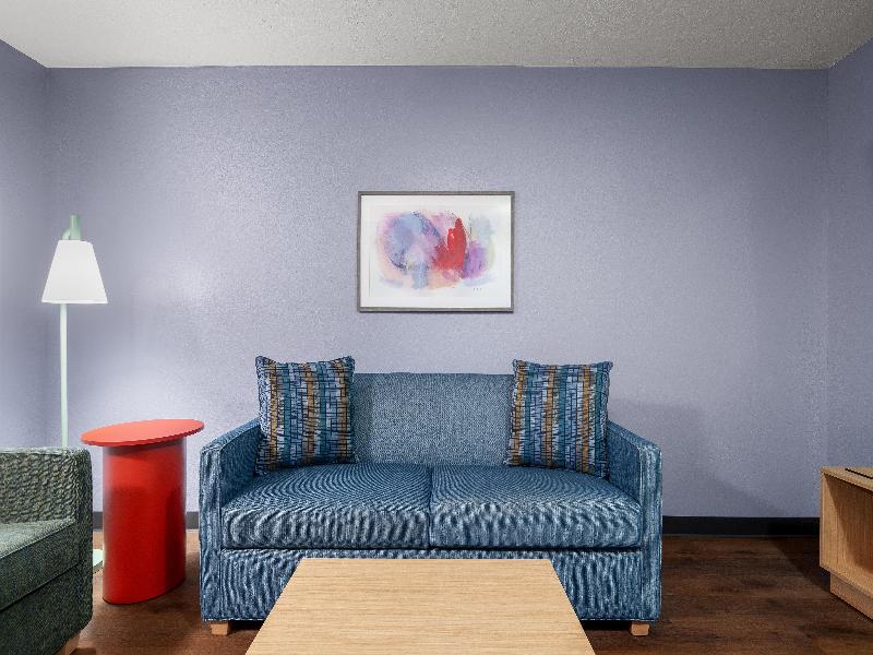 Garner Hotel Pecos by IHG