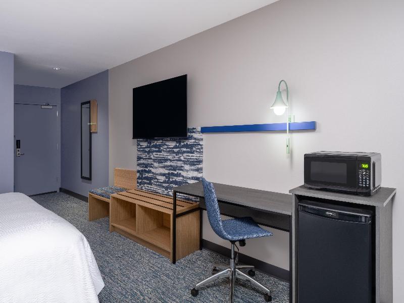 Garner Hotel Pecos by IHG