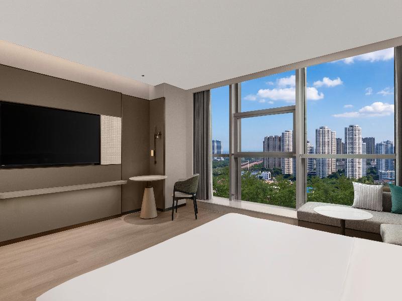 Holiday Inn Rizhao Seaview by IHG image