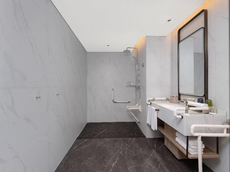 Holiday Inn Rizhao Seaview by IHG image