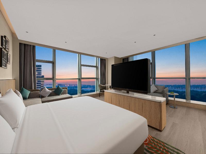 Holiday Inn Rizhao Seaview by IHG image