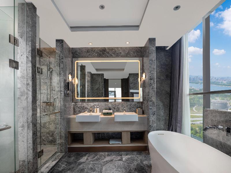 Holiday Inn Rizhao Seaview by IHG image