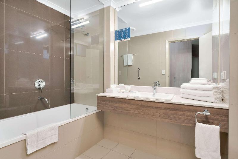 Quality Hotel Parklake Shepparton image