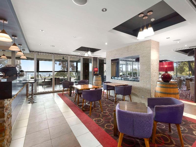 Bayside Geelong Hotel & Apartments image
