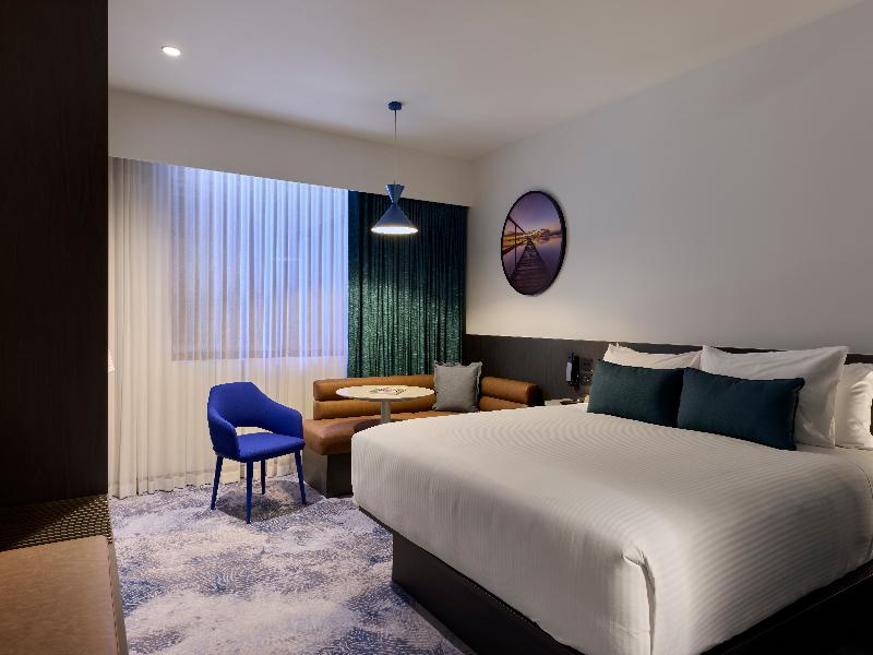 Bayside Geelong Hotel & Apartments image