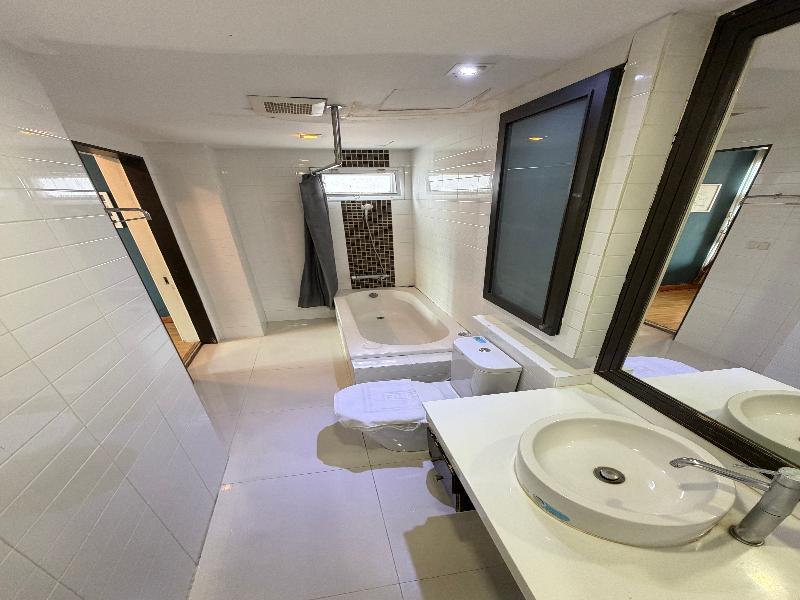 P Residence Thonglor image