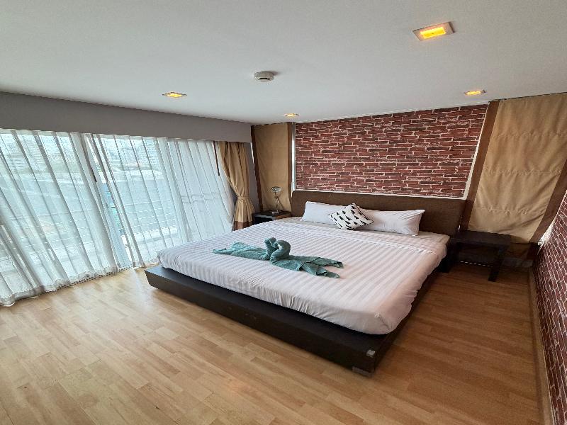 P Residence Thonglor image