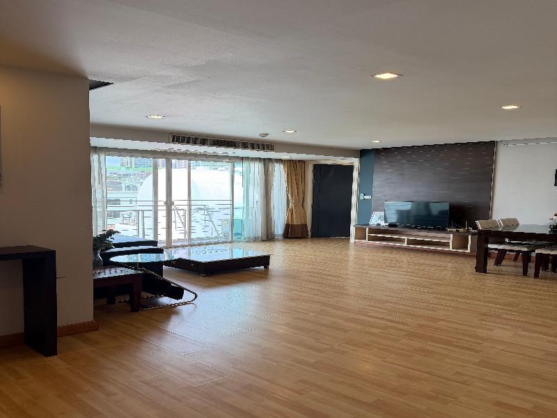 P Residence Thonglor image