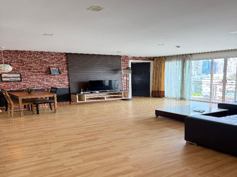 P Residence Thonglor image