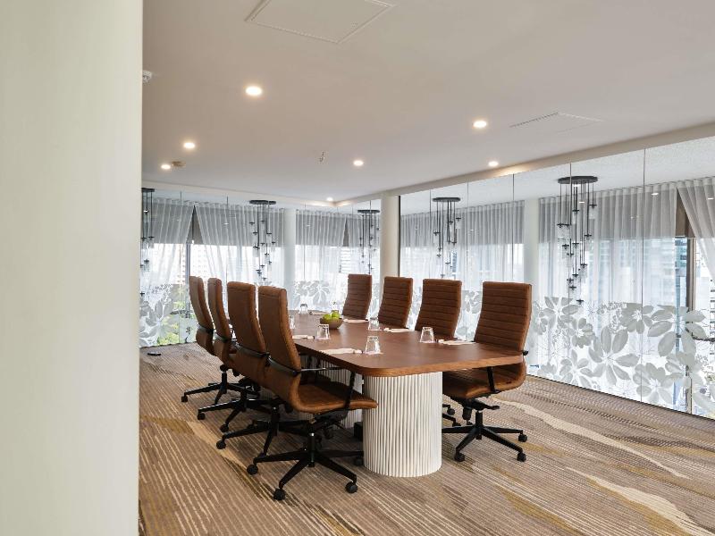 Stay in style at Mercure Brisbane Spring Hill