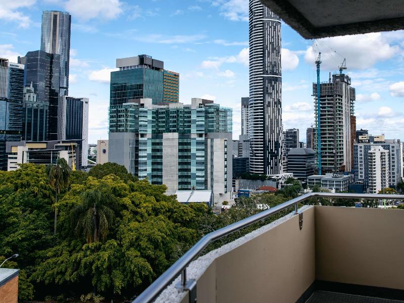 Stay in style at Mercure Brisbane Spring Hill