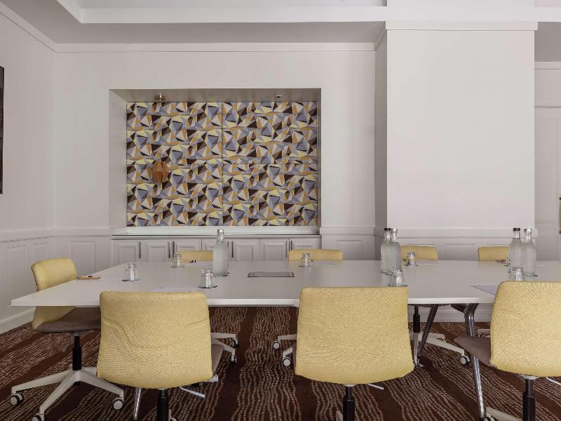 Mantra Legends Surfers Paradise image