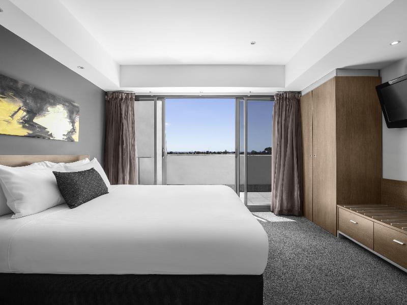 Mantra Melbourne Airport image