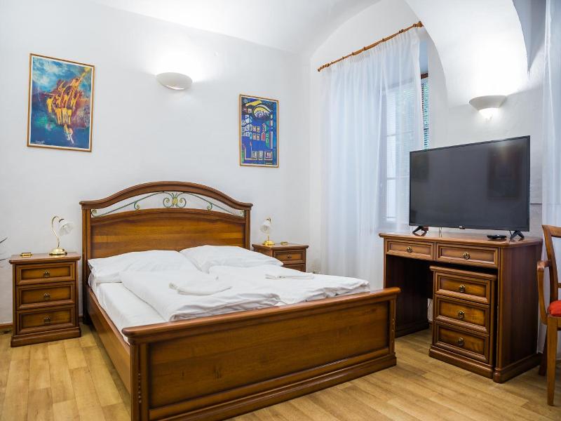 Little Quarter Hostel & Hotel image