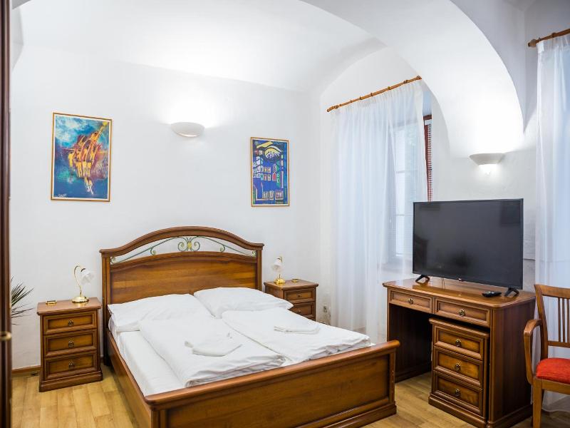 Little Quarter Hostel & Hotel image
