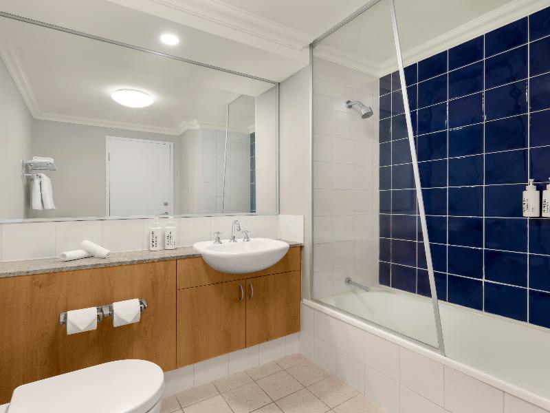 Oaks Perth Hotel image