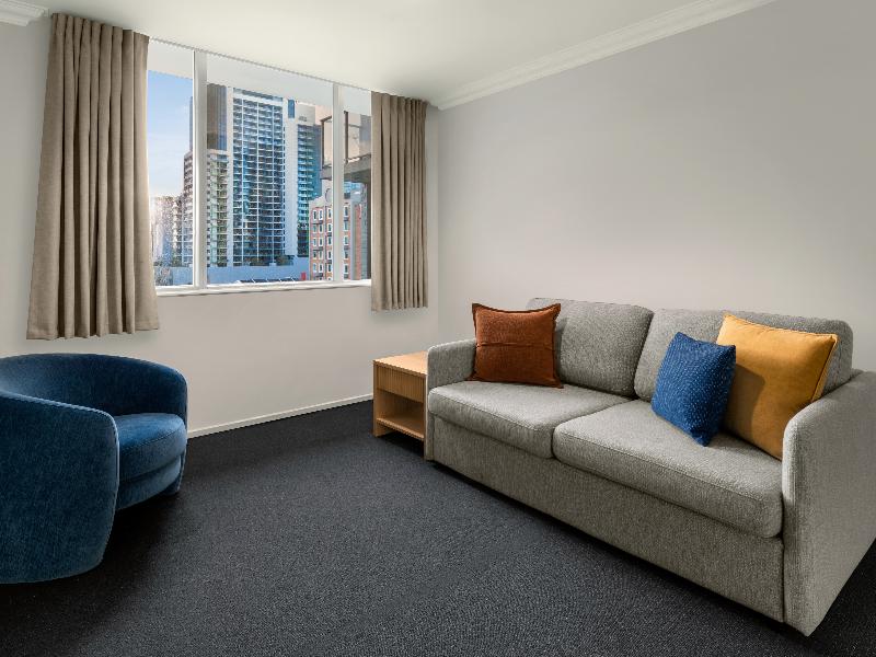 Oaks Perth Hotel image