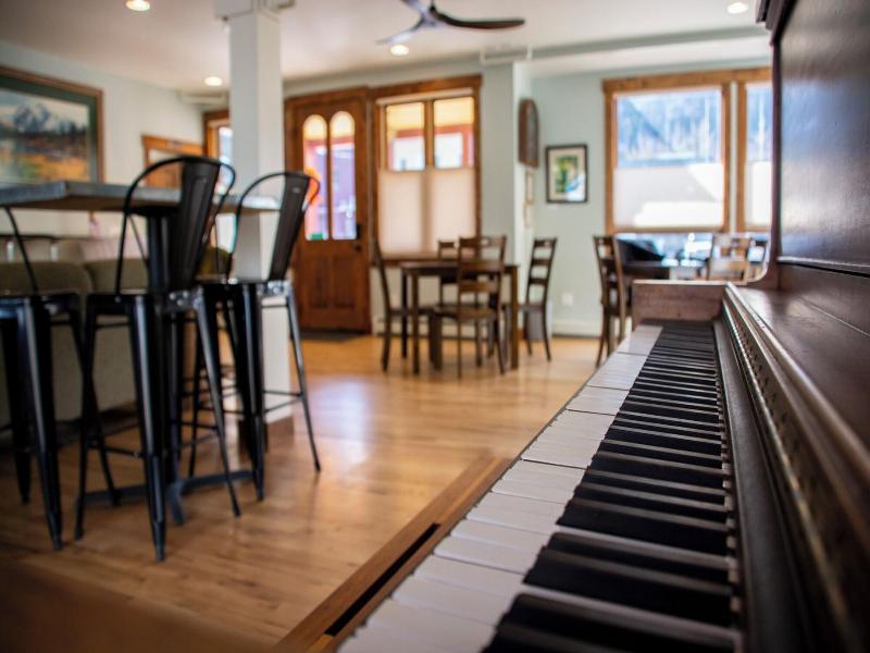 Clear Creek Inn
