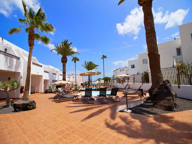 Apartamentos Flamingo image