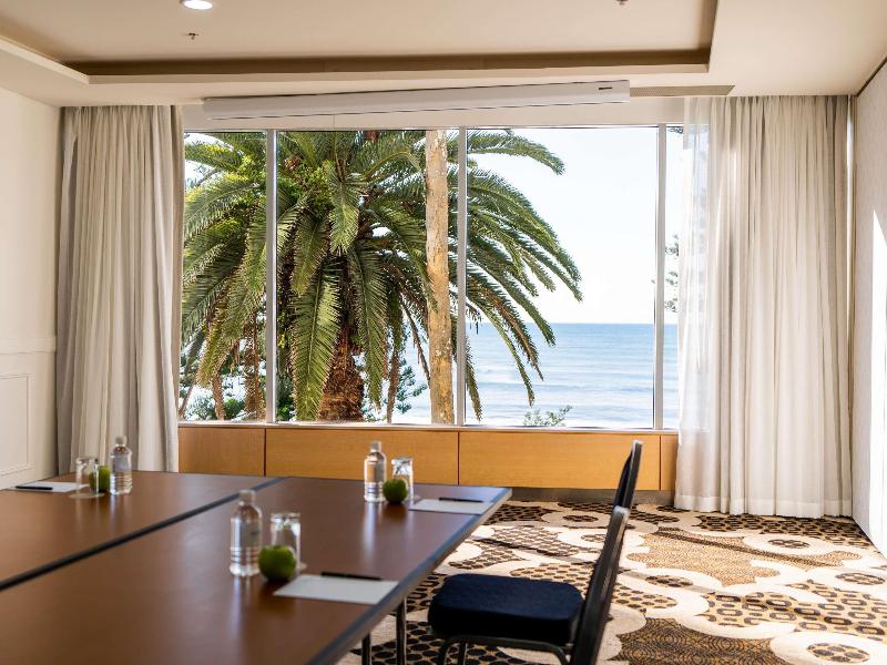 Novotel Wollongong Northbeach image