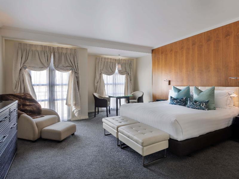 Sofitel Queenstown Hotel Spa image