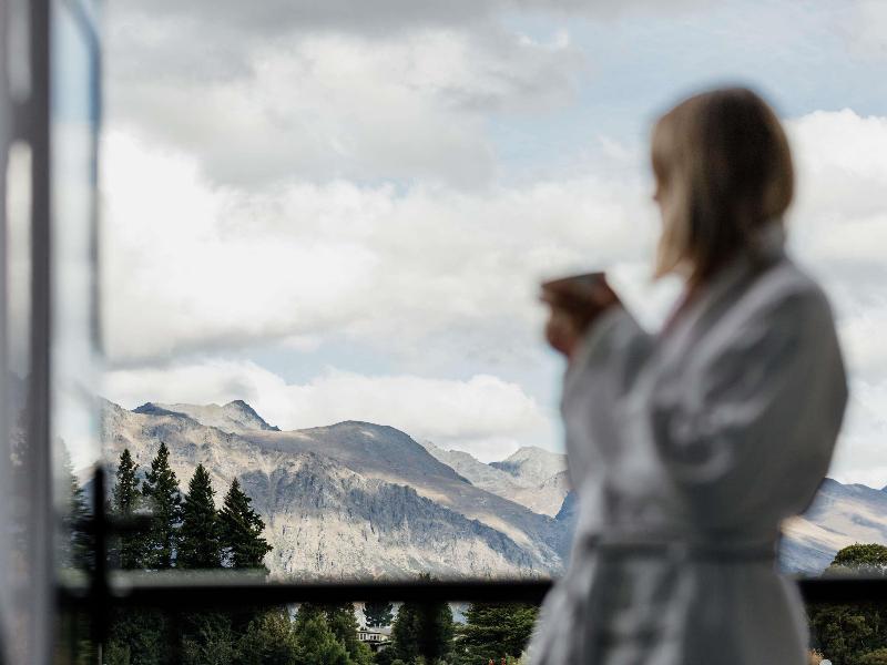 Sofitel Queenstown Hotel Spa image
