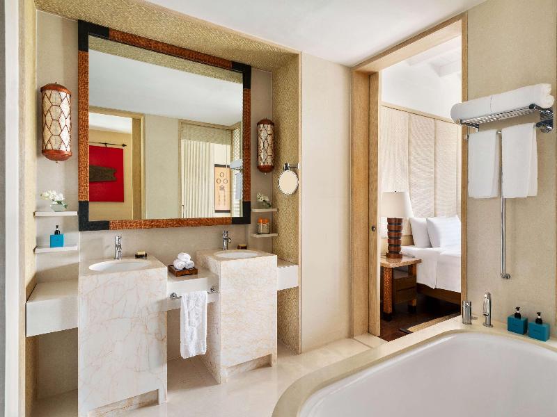 Shangri-La Boracay image