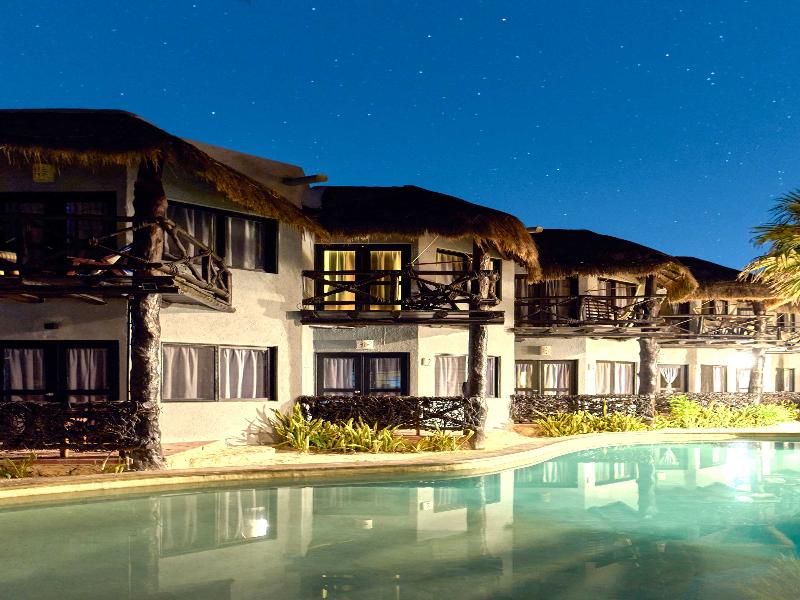 Holbox Dream Beachfront Hotel