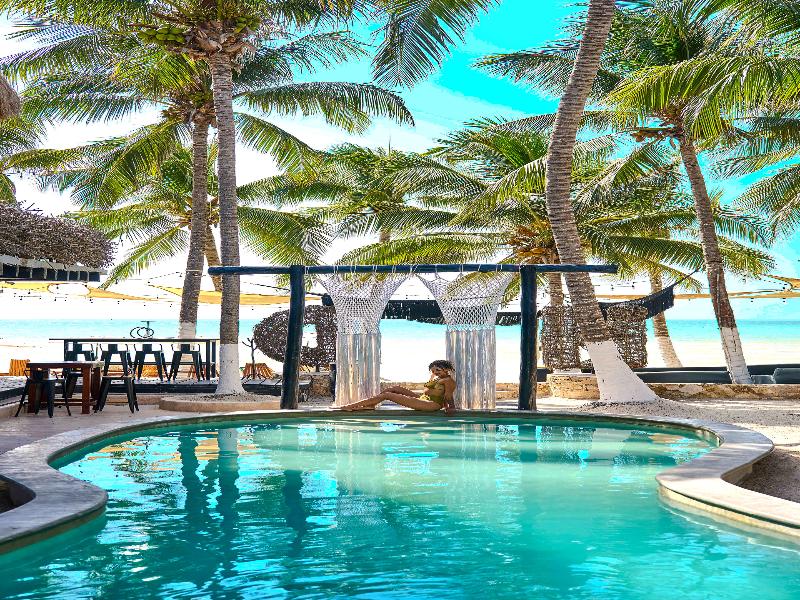 Holbox Dream Beachfront Hotel