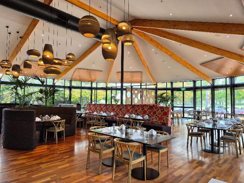 Novotel Rotorua Lakeside image