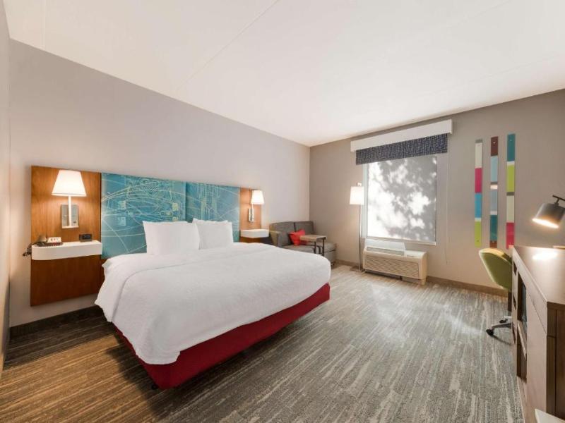 Hampton Inn & Suites Charlotte Airport image