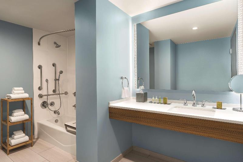 DoubleTree by Hilton Tampa Rocky Point Waterfront image