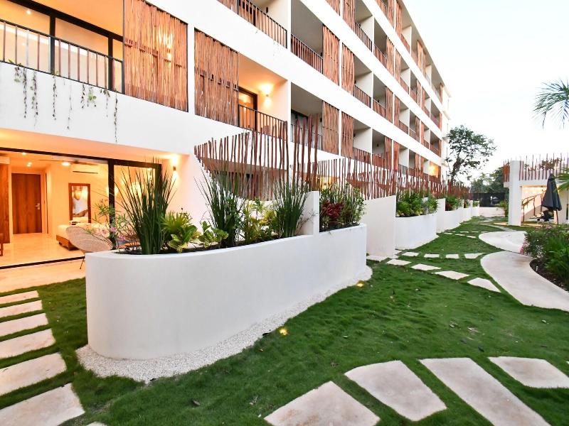 Loch Tulum By The Spot Rentals 2