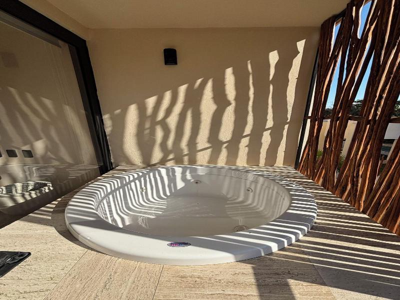 Loch Tulum By The Spot Rentals 4