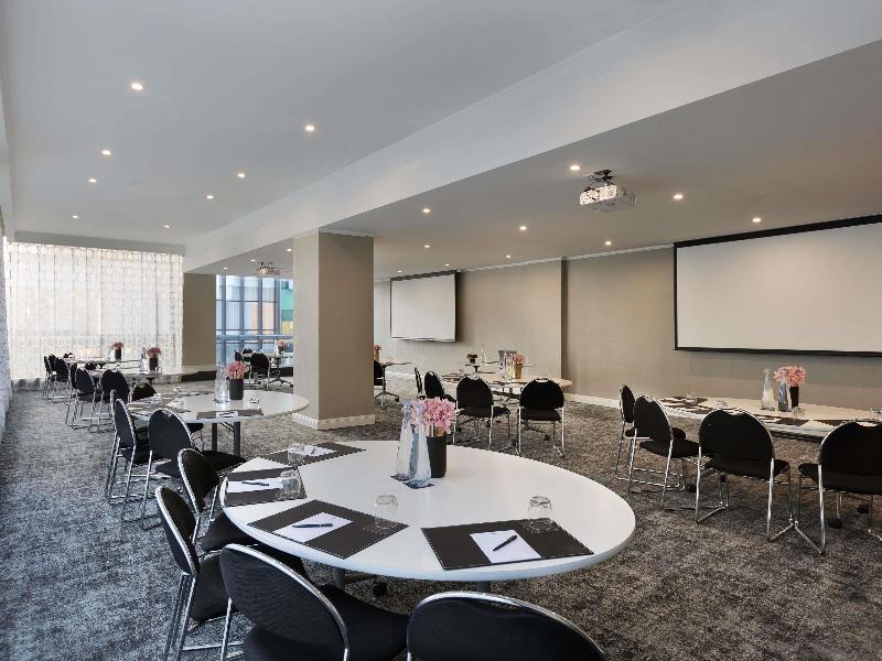 Movenpick Hotel Auckland image