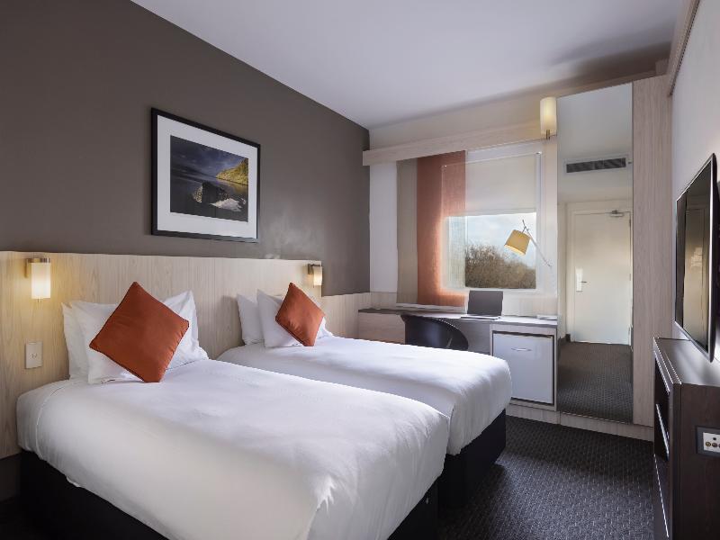 Ibis Auckland Ellerslie image