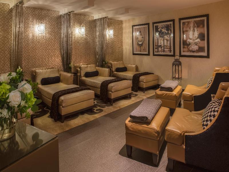 Stay in style at The Roosevelt New Orleans, A Waldorf Astoria Hotel