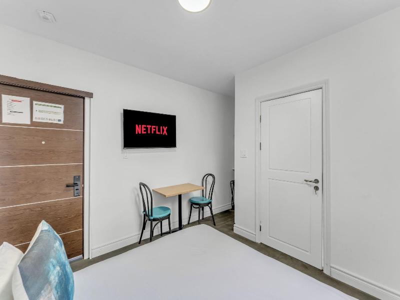 Plush Hotel — photo 21