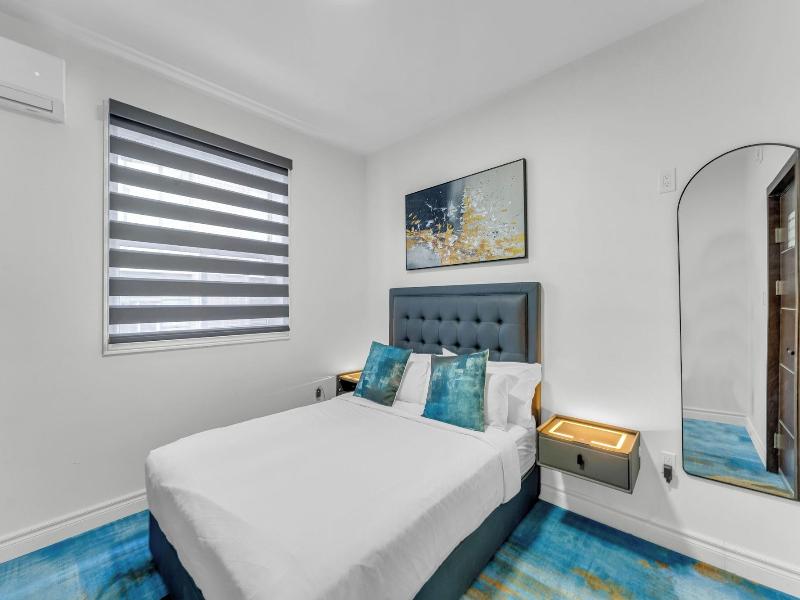 Plush Hotel — photo 15