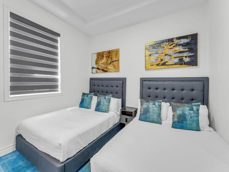 Plush Hotel — photo 12