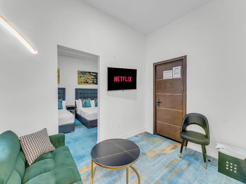 Plush Hotel — photo 35