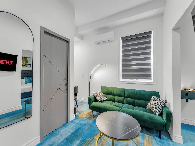 Plush Hotel — photo 34