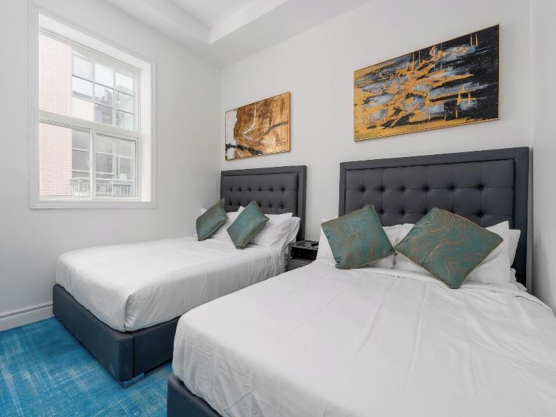 Plush Hotel — photo 26