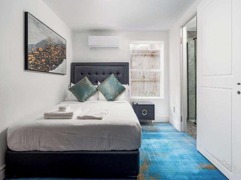 Plush Hotel — photo 45