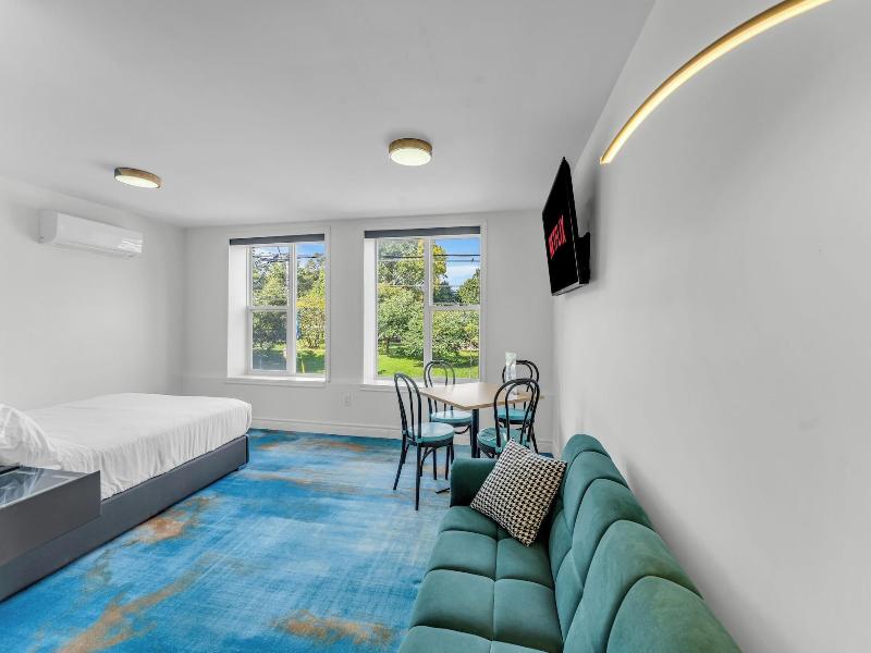 Plush Hotel — photo 42